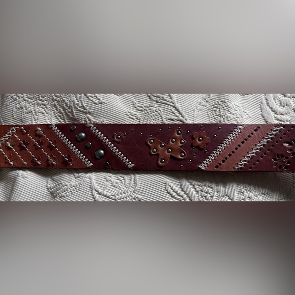 Fossil Embossed Leather Belt Medium Patchwork Flower Studded Brown - Picture 4 of 4